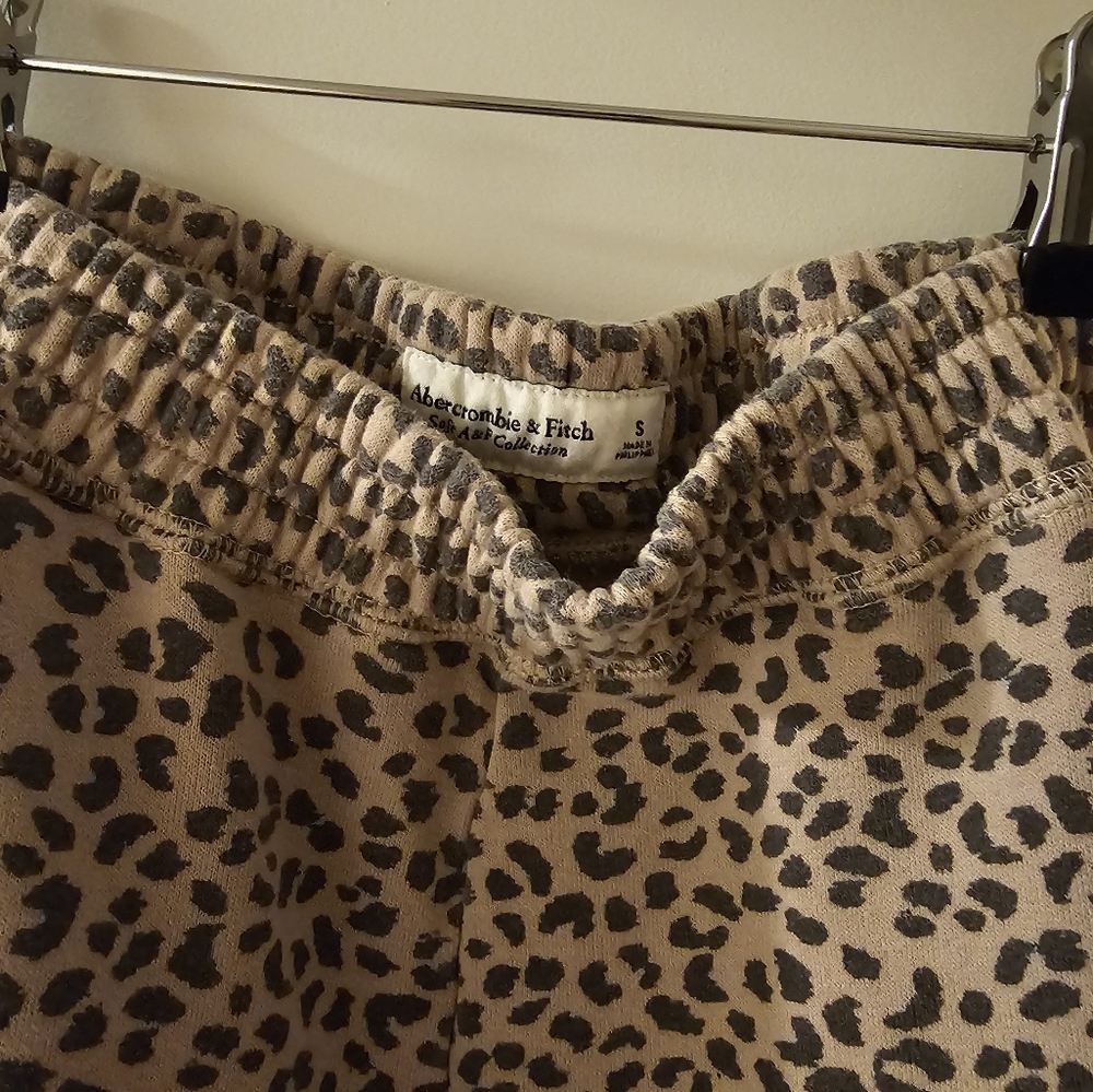 Small bottom/medium top